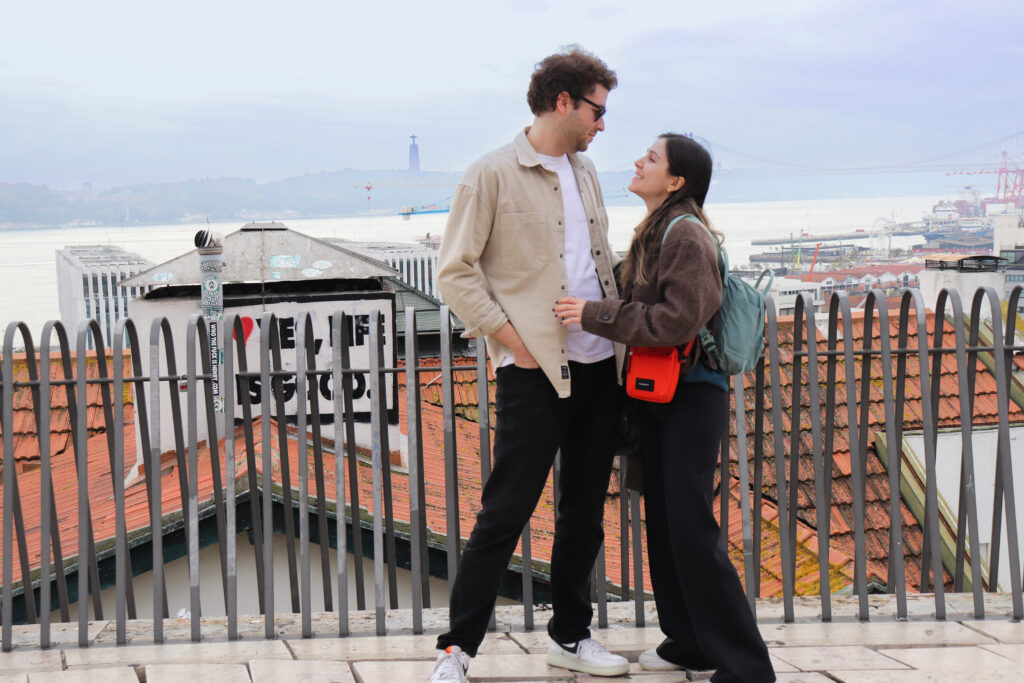 Damla Mert Lizbon Damla Mert Lizbon image